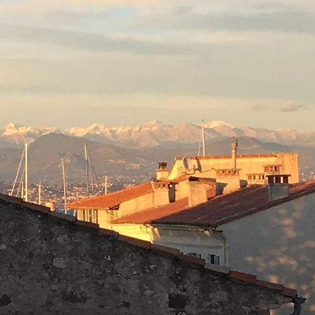 Light Filled Penthouse In Old Antibes. Heart Of The Riviera Appartement Buitenkant foto
