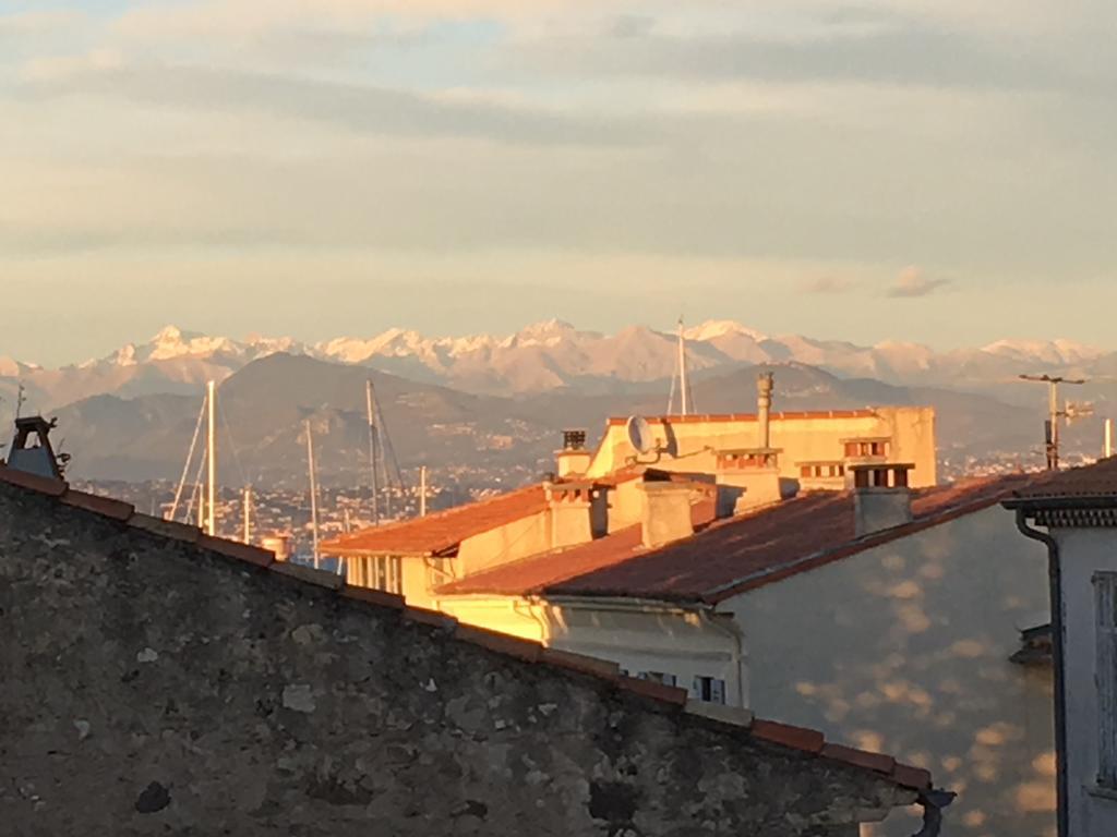 Light Filled Penthouse In Old Antibes. Heart Of The Riviera Appartement Buitenkant foto