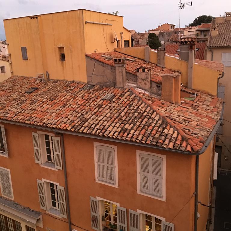 Light Filled Penthouse In Old Antibes. Heart Of The Riviera Appartement Buitenkant foto