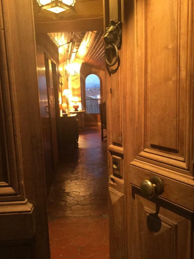Light Filled Penthouse In Old Antibes. Heart Of The Riviera Appartement Buitenkant foto