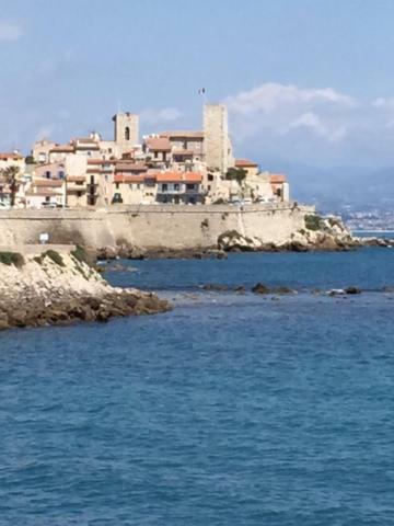 Light Filled Penthouse In Old Antibes. Heart Of The Riviera Appartement Buitenkant foto
